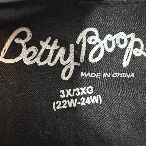 ⭐️Host Pick ⭐️Betty Boop & Puppy Long Sleeve black top size 3X - Picture 7 of 7